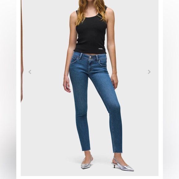 Hudson Jeans Denim - Hudson Collin Jeans Women's Dark Blue Straight Leg Jeans size 28